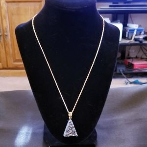 NWOT Druzy Triangle Geode Necklace NWOT